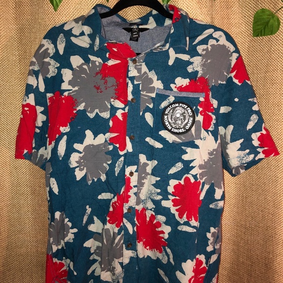 Volcom button-down - Picture 5 of 7